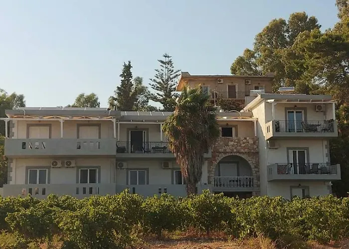 Tatil Evi Seaheaven A2 - Beachfront Nest Memi, Koróni